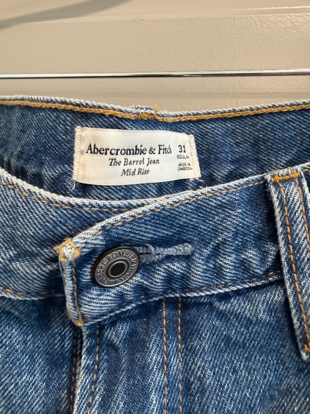 Mid Ride Barrel Jeans - Picture 3 of 5